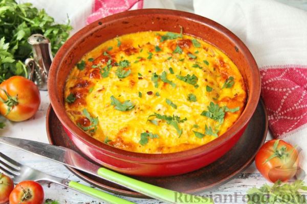 Яичница-болтунья с помидорами, сыром и сметаной (в духовке)