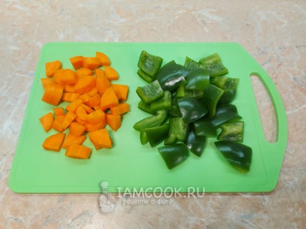 Курица в кисло-сладком соусе с овощами